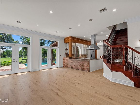 3rd image of 11040 Belle Rose Cir
