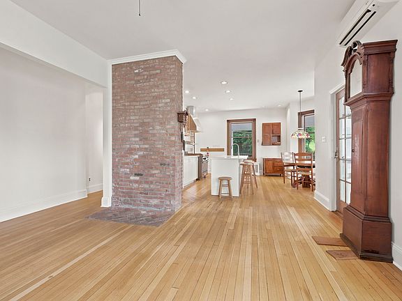 2nd image of 301 Broadway APT 1