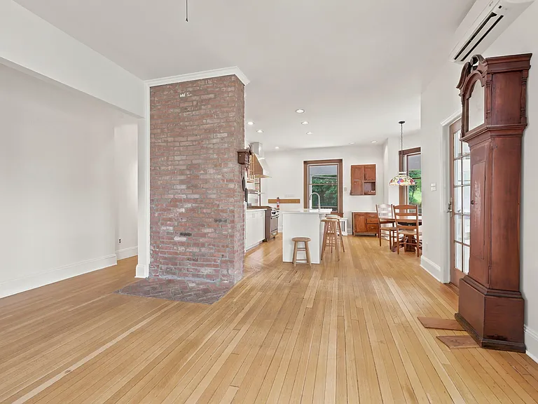 301 Broadway #1 — Photo 2