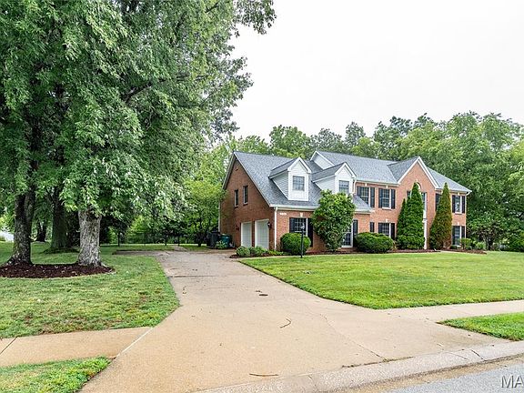 2nd image of 126 Fairwood Hills Rd