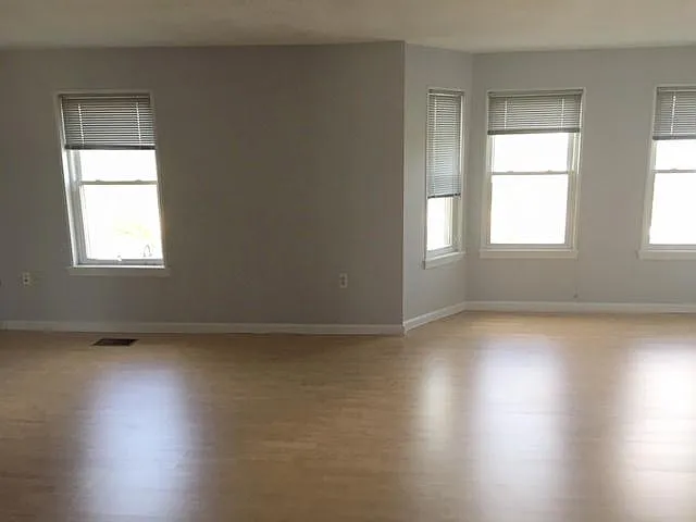 166 Quincy Shore Dr #122 — Photo 2