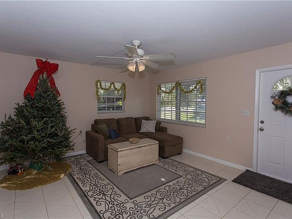 2nd image of 694 Camellia Dr