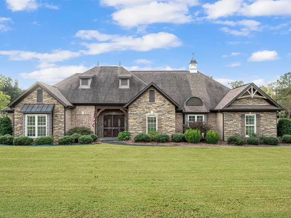 1028 Patton Rd, Bessemer, AL 35023