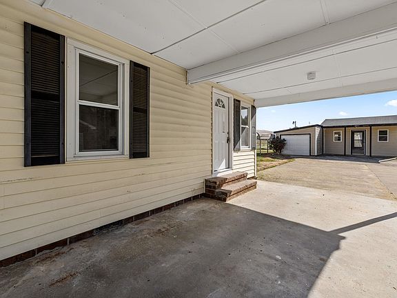 5th image of 916 Brake St