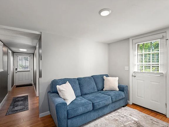 5th image of 21 Hodge St #4