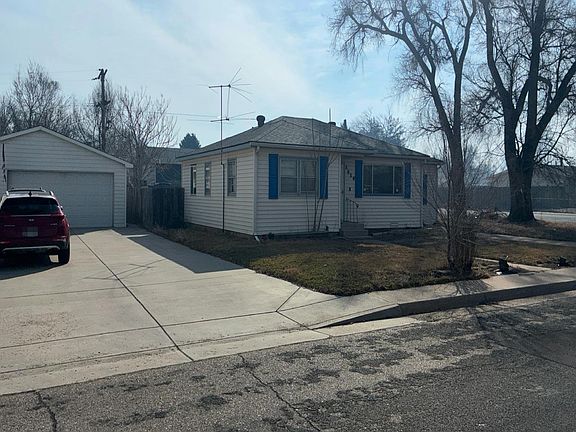 3rd image of 1016 32nd Ave