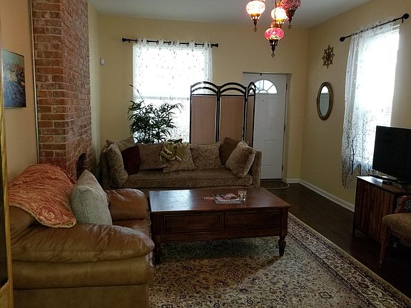 3rd image of 395-397 Stoddart Ave