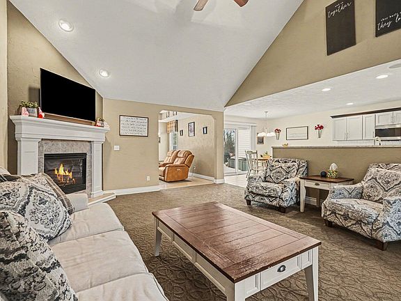 3rd image of 191 Turnberry Dr