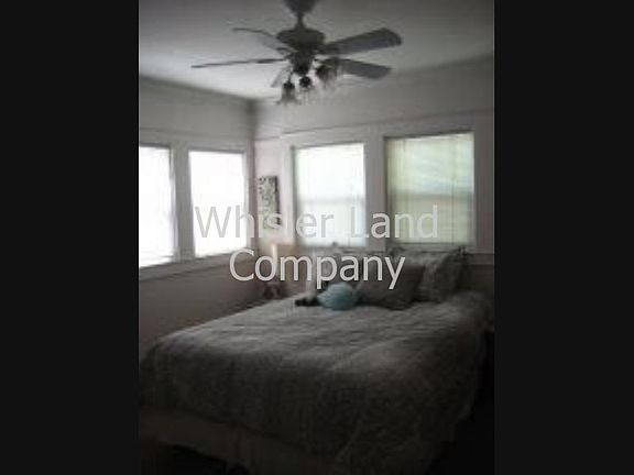 5th image of 1024 35th St APT 1
