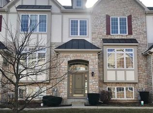 177 Sype Dr, Carol Stream, IL 60188