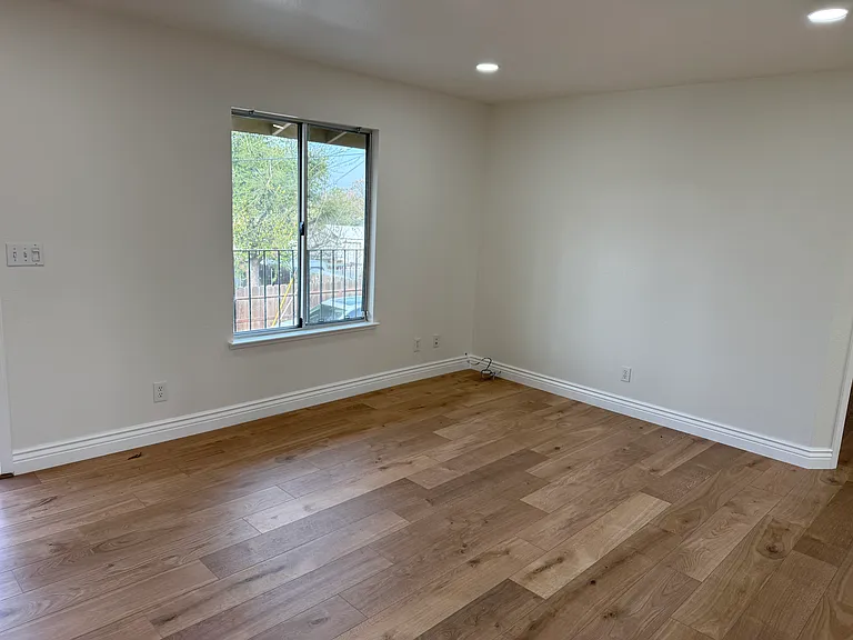 Acacia Ave — Photo 10