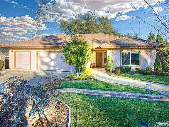 2nd image of 1825 Calaveras Dr