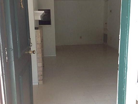 5th image of 730 Memorial Mews St APT C