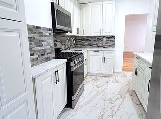 26-40 29th St #2F, Astoria, NY 11102
