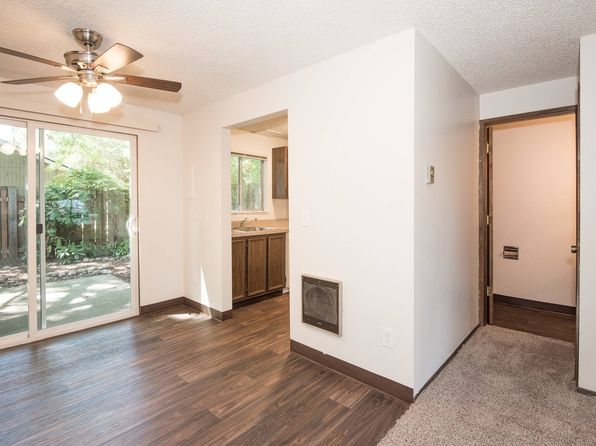 4840 SW Pacific Ave #1-9