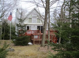 1059 Lakeland Dr, Lake Ariel, PA 18436