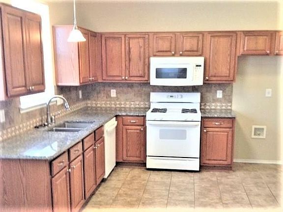 4th image of 2408 Nogales Dr