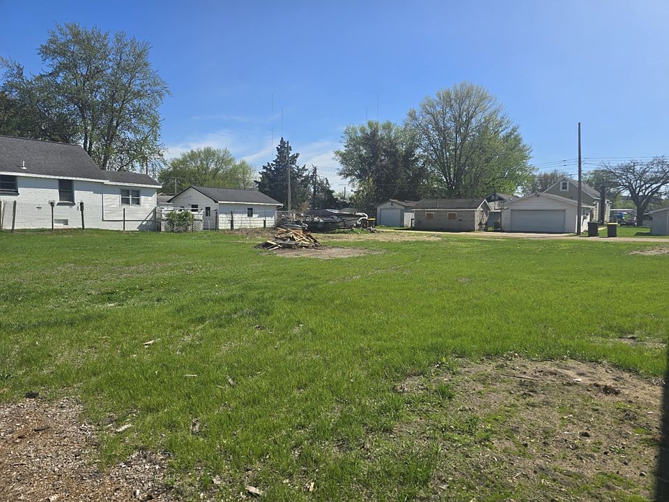 2nd image of 436 Desoto Ave