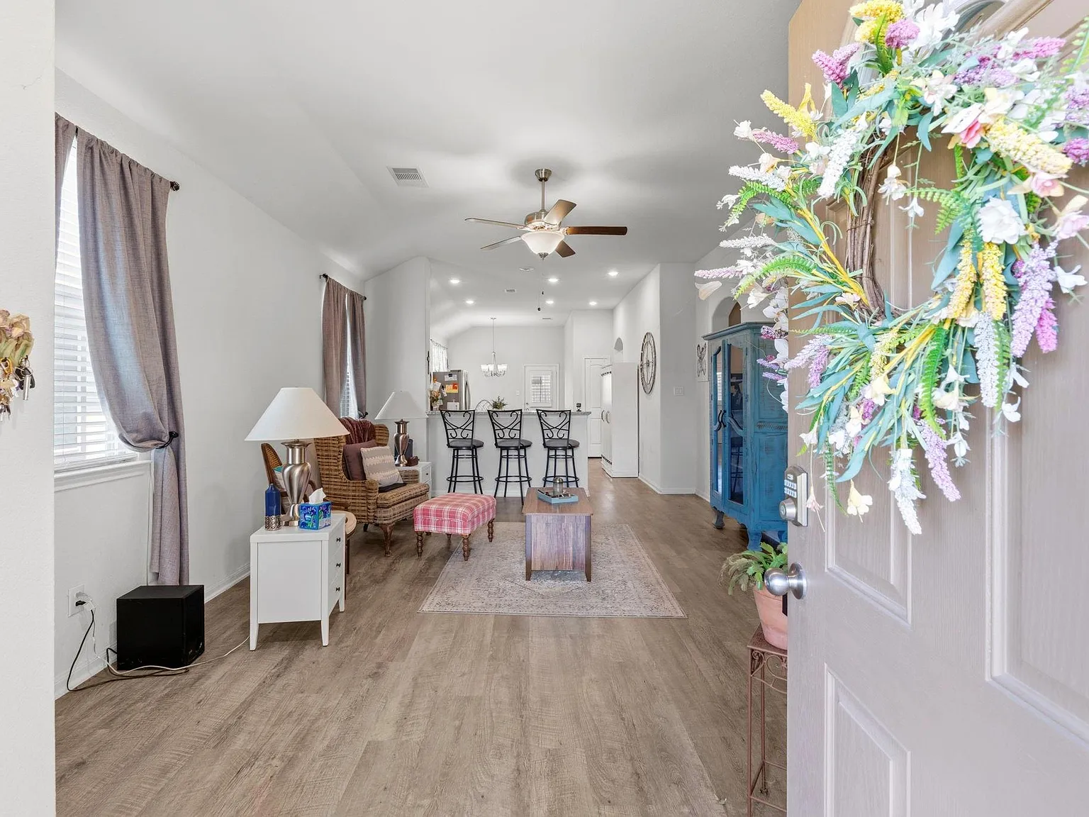 3 bed, 2.0 bath, 1386 sqft, $1,650 — Photo 3
