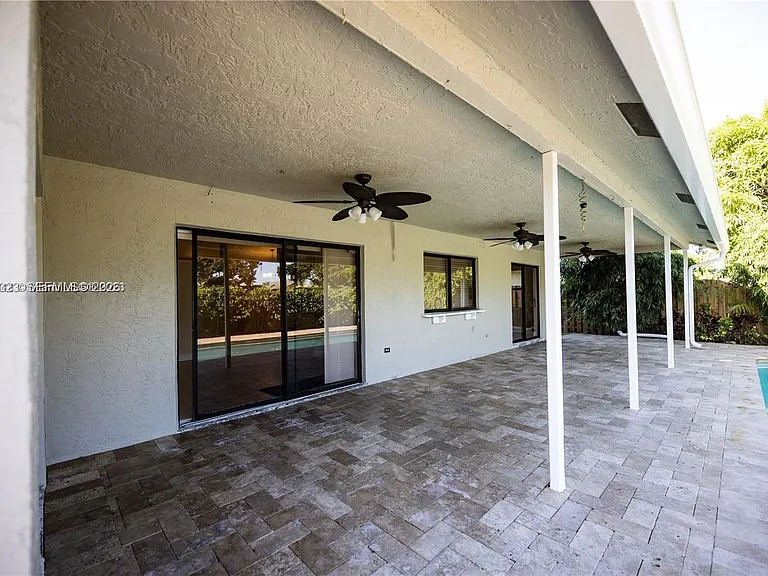 9815 NW 43rd St — Photo 11