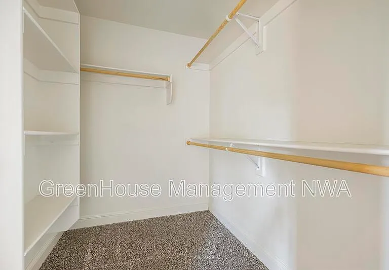 6111 NW McClellen St — Photo 19