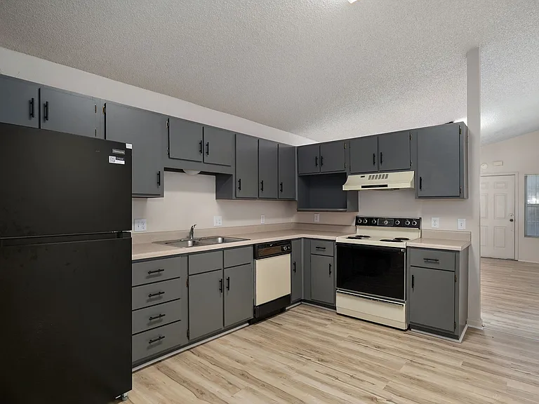 108 N Market St #1 — Photo 1