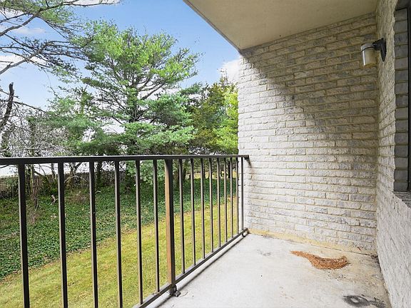2nd image of 2209 Dolphin Ave #2209