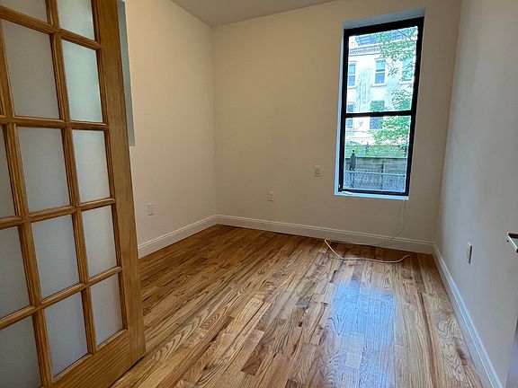 5th image of 1516 Bedford Ave APT 1B