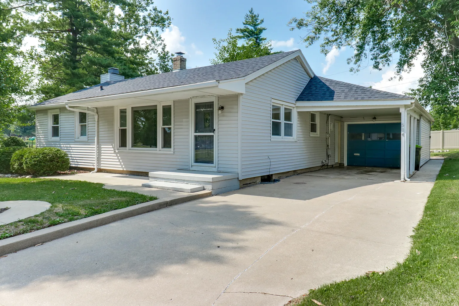514 W Smith St photo 1