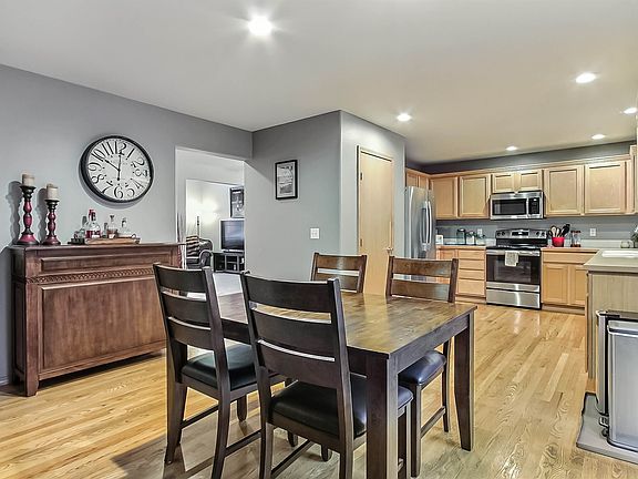 5th image of 605 122nd Avenue Ct E