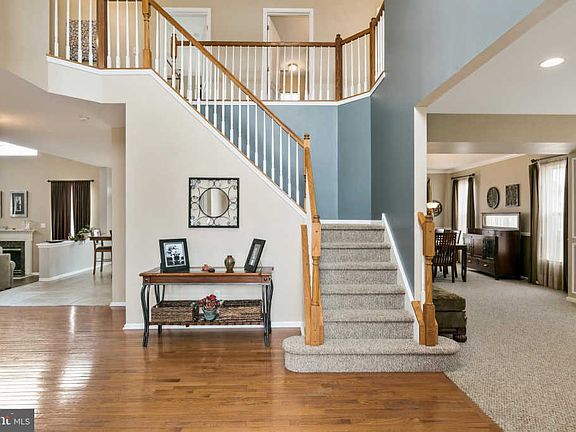 5th image of 8 Cambridge Ln