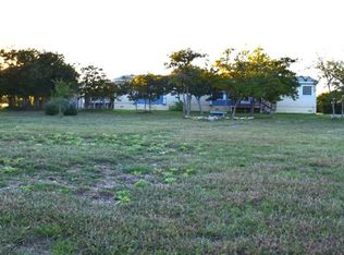789 Rolling Oaks Dr, Harper, TX 78631