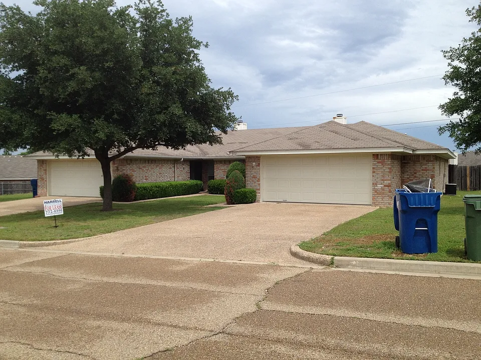 638 Park Place Dr