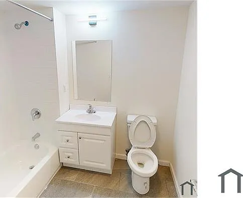 2067 Ryer Ave #10F — Photo 7