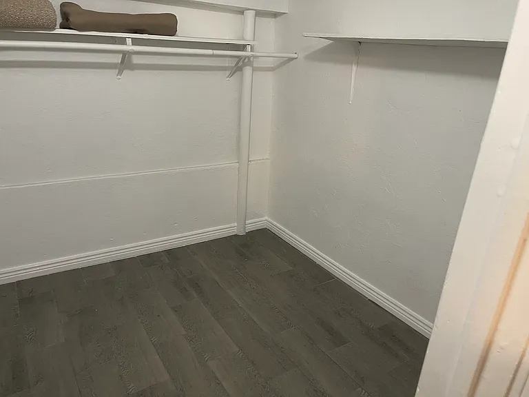 880 Coral Reef Dr — Photo 22