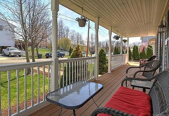 4th image of 113 Perry Merrill Dr