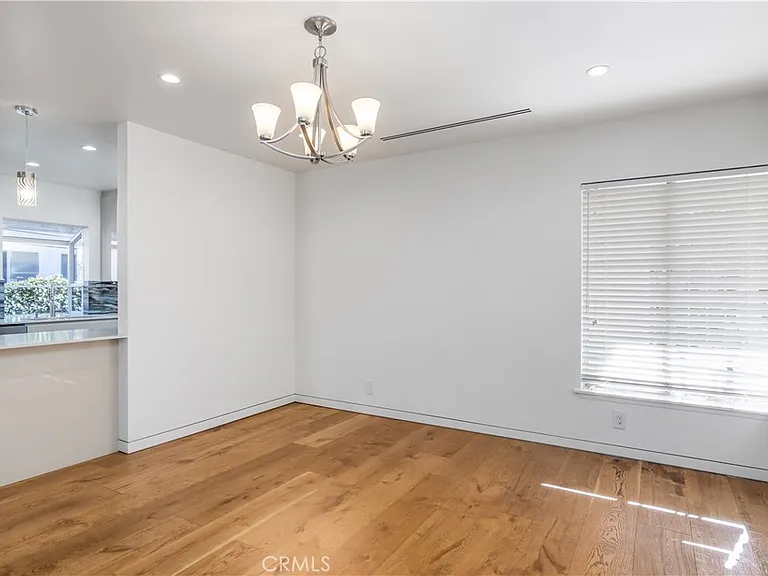 15439 Vose St #15439 — Photo 1