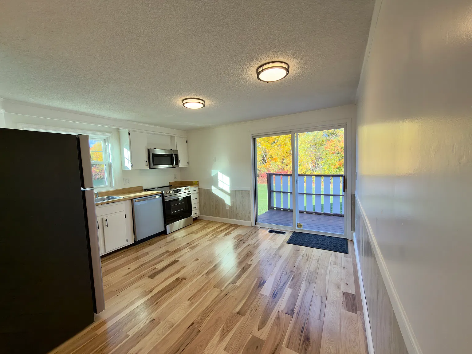 2 bed, 1.5 bath, 910 sqft, $2,799 — Photo 3