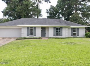 1304 Canterbury Ln, Clinton, MS 39056