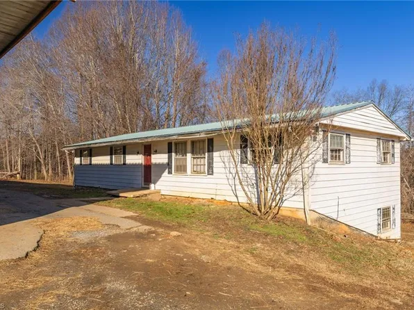 1100 Washburn Rd, Madison, NC 27025