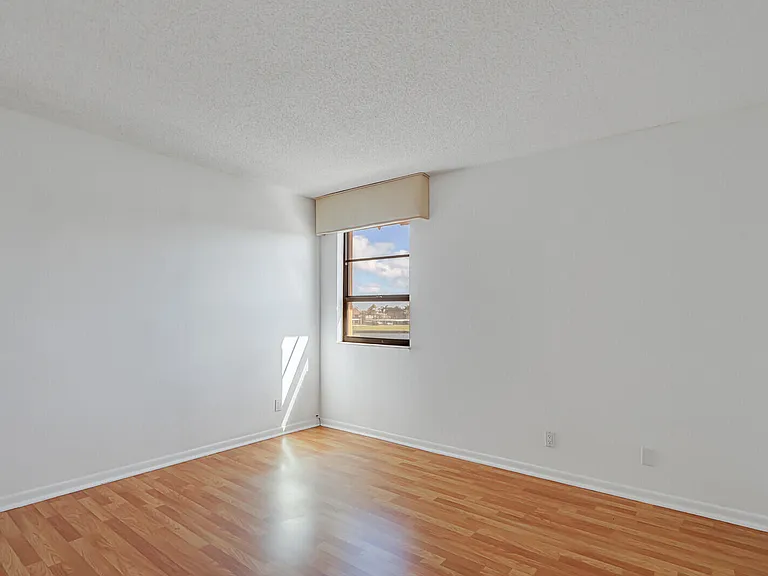 1036 US Highway 1 #224 — Photo 9