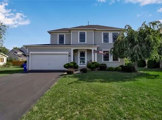 2241 Winterberry Dr, Lake View, NY 14085