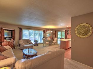 743 Shorewood Dr, Decatur, IL 62521