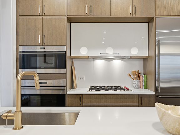 4th image of 3330 N Clifton Ave Floor 2