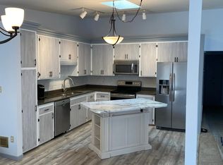 76 Garden Dr #76, Burnsville, MN 55337