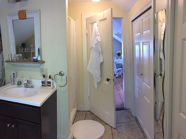 18 Cottage St — Photo 6