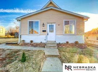 4113 T St, Omaha, NE 68107