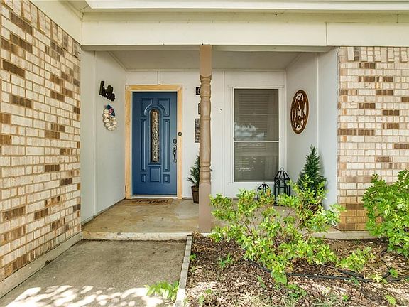 3rd image of 6116 Blue Spruce Cir
