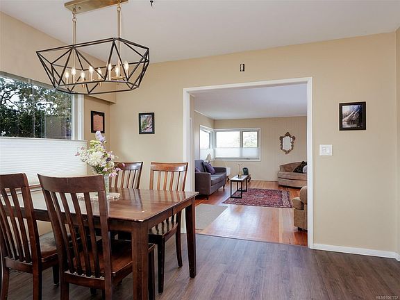 5th image of 1050 Leslie Dr