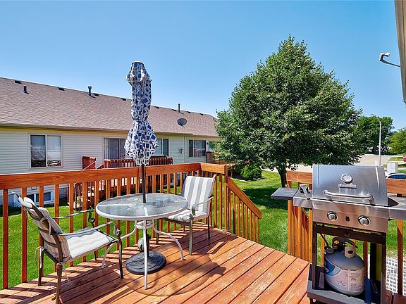 3rd image of 3121 SE Turnberry Dr
